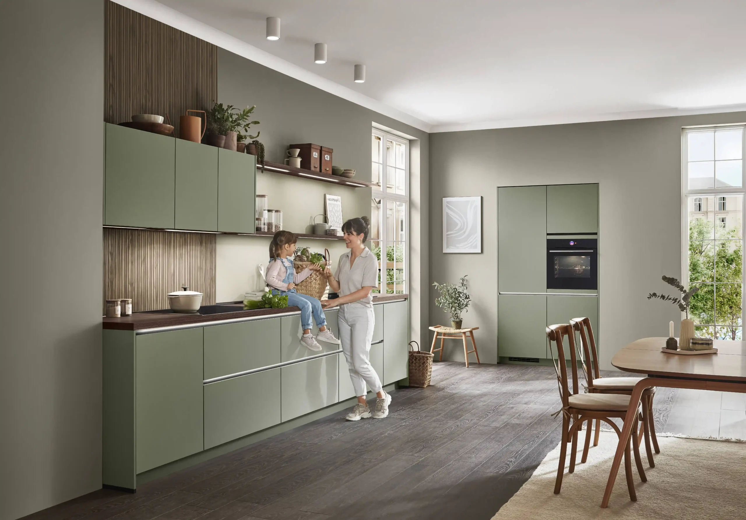 Moeder en kind in keuken